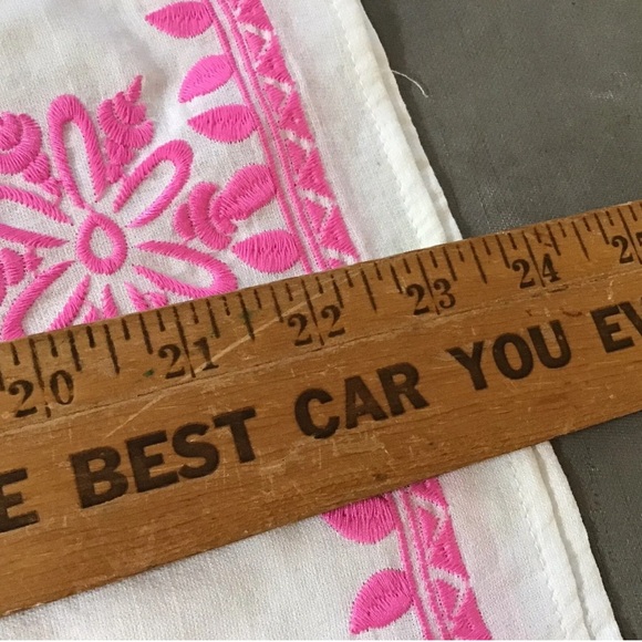 New w/tags THML Shirt Top Size Medium Bohemian Peasant Pink White Embroidered - Picture 5 of 5